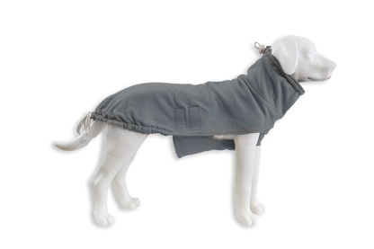 Hundepullover mit Hund Seitenansicht